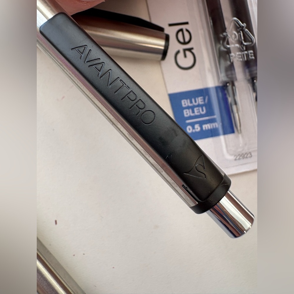 AvantPro pens and refills, gel and Silk Scribe - Picture 11 of 11